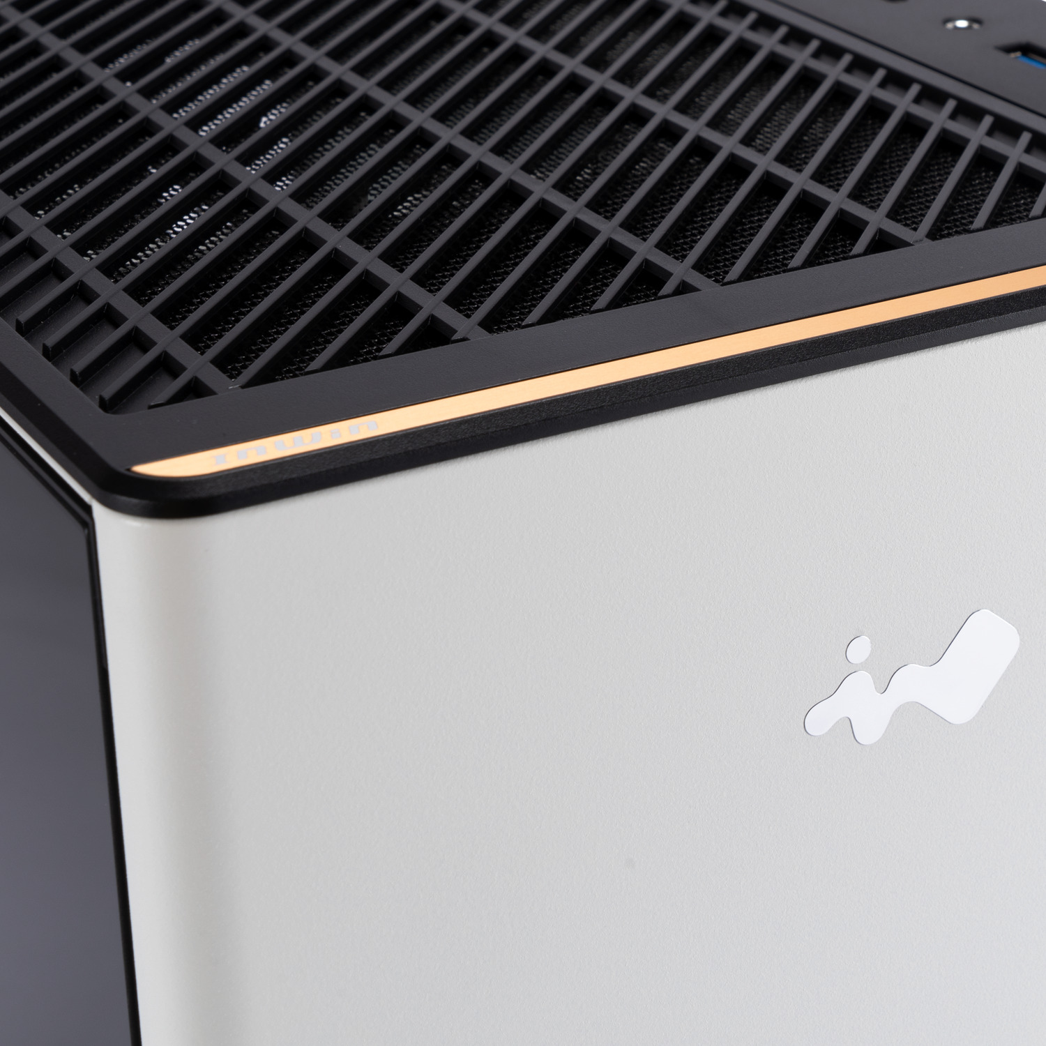 IN WIN A3 MICRO ATX CASE WHITE thumbnail 3
