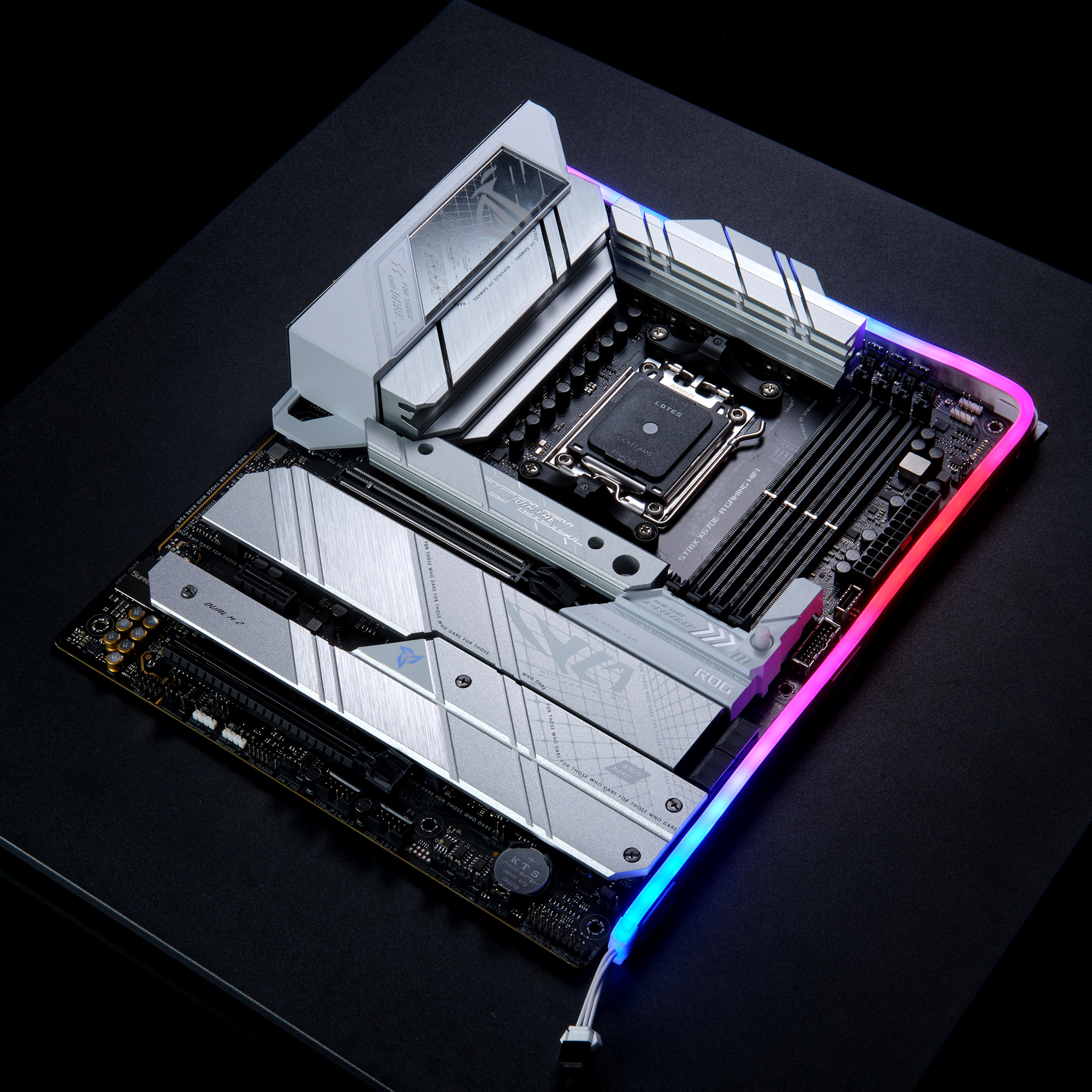 PHANTEKS NEON DIGITAL RGB LED STRIP (400MM*2) WHITE thumbnail 4