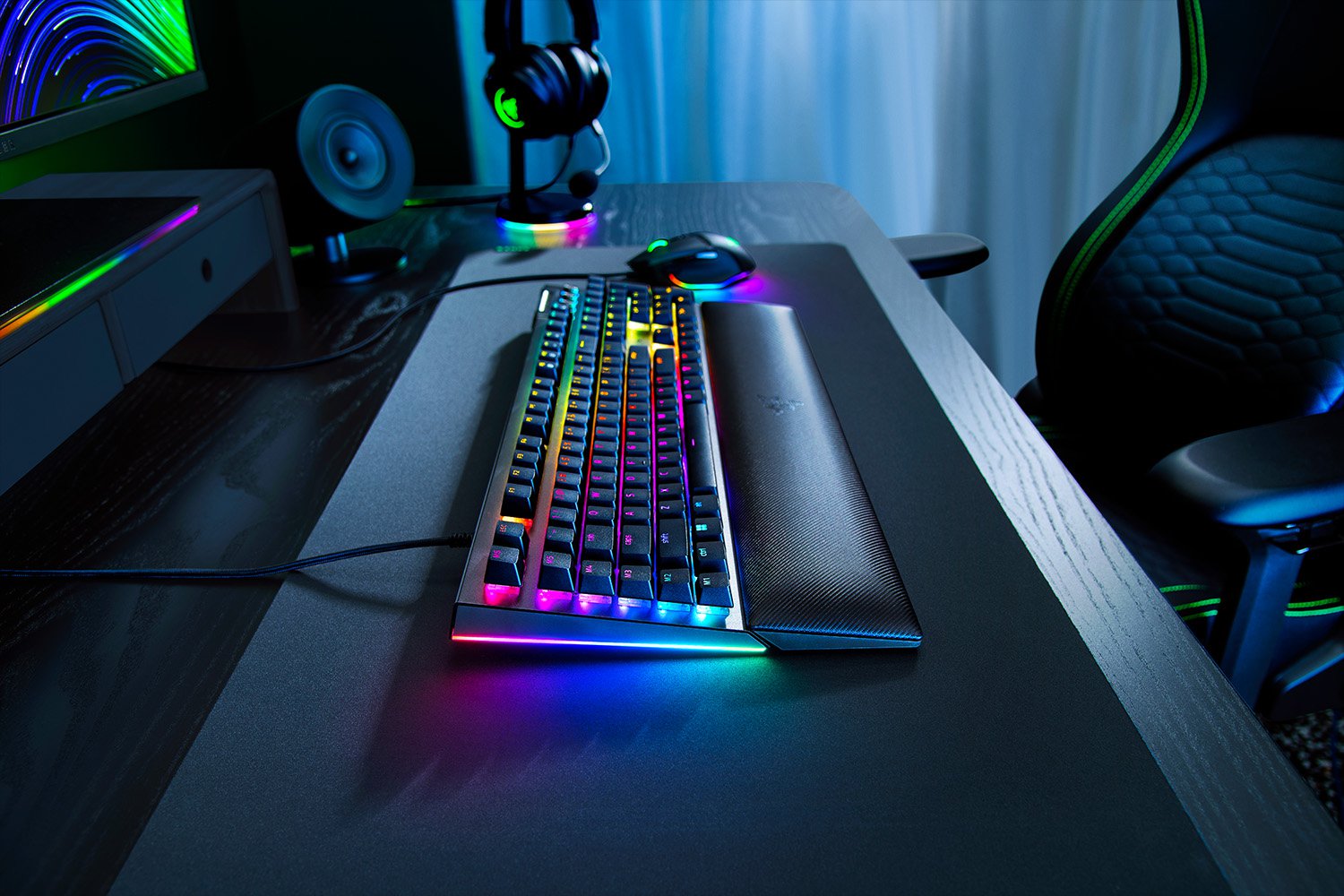 RAZER BLACKWIDOW V4 GAMING KEYBOARD GREEN SWITCH thumbnail 6