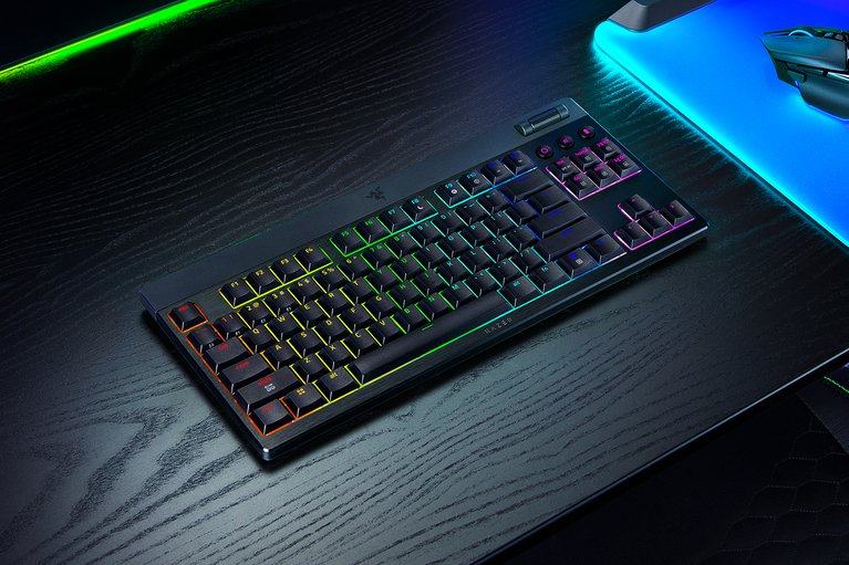 RAZER BLACKWIDOW V4 LOW-PROFI TKL HYPERSPEED YE
